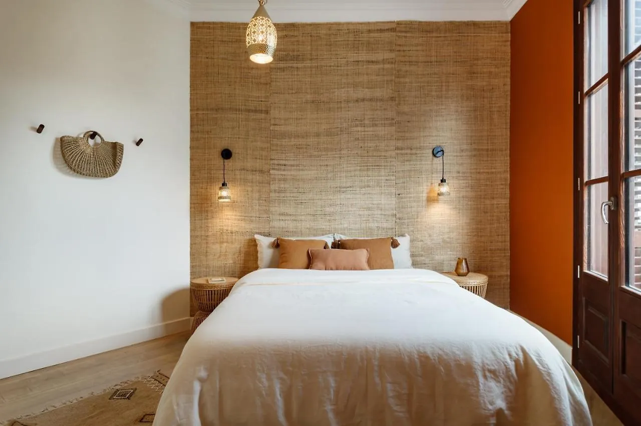Hidalgo - Two Bedroom Apartment In Eixample Barcelona